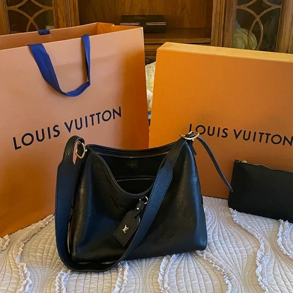 CarryAll PM Hobo Louis Vuitton Shoulder Bag - Picture 1 of 10